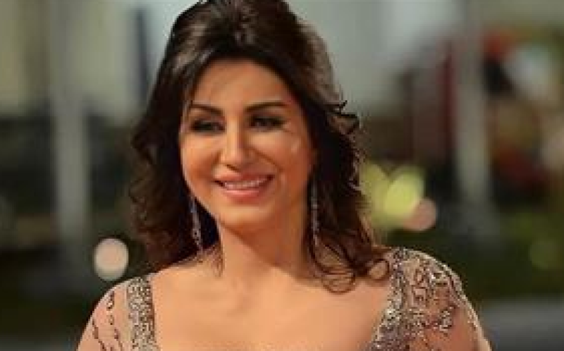 الفنانة وفاء عامر