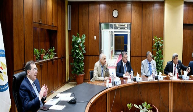 المهندس طارق الملا خلال الاجتماع