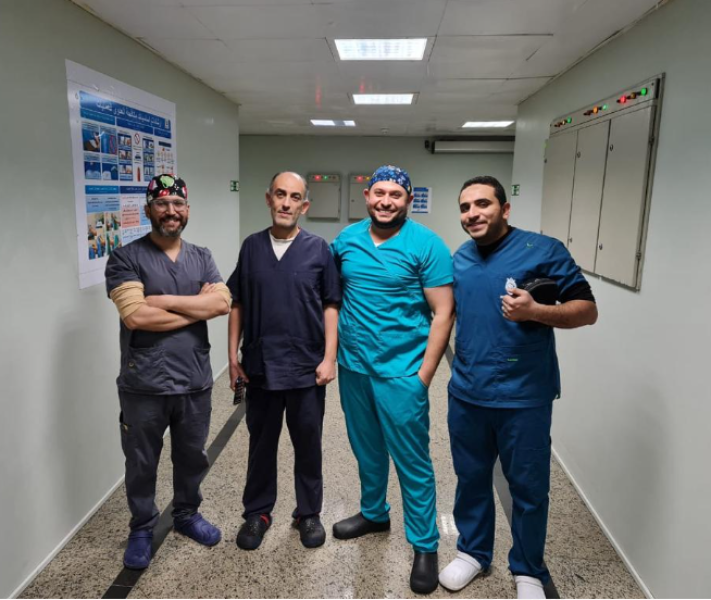 الفريق الطبي بمستشفي القلب الجامعي