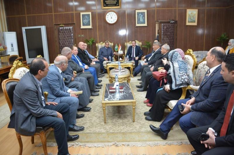 وزير التنمية المحلية ومحافظ المنوفية يستعرضان عدد من الملفات الخدمية