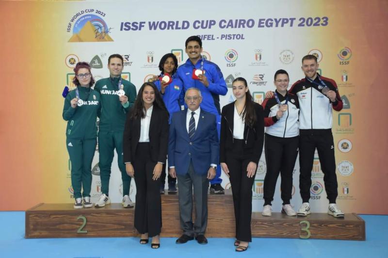  منافسات  ببطولة كاس العالم للرماية  بندقية ومسدس 