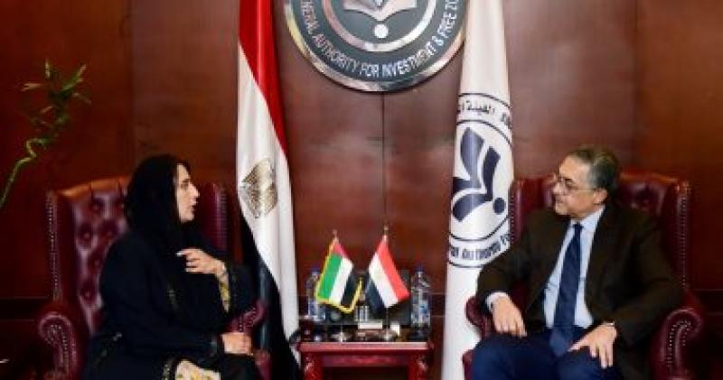 رئيس هيئة الاستثمار وسفيرة الإمارات العربية