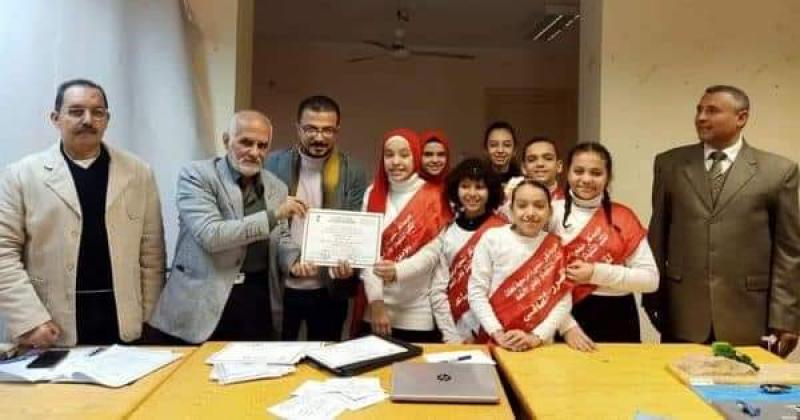 فوز الطالبة جويس عماد في المنيا بمسابقة المبتكر الصغير