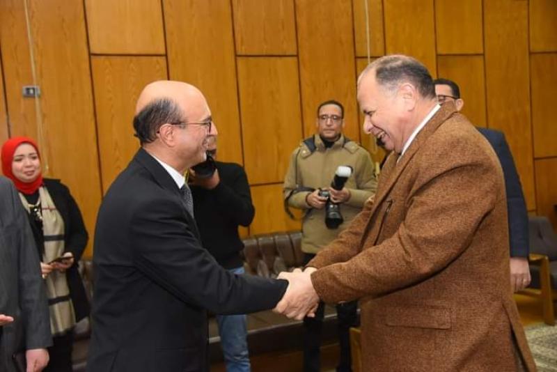 لقاء محافظ أسيوط ورئيس الجامعة 