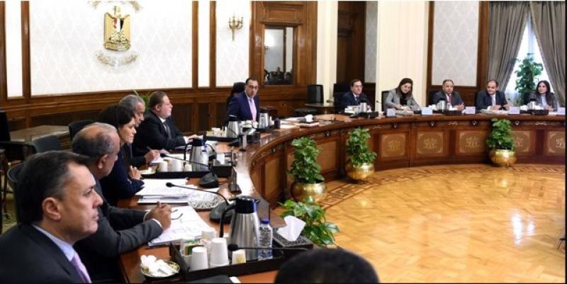 رئيس الوزراء يترأس اجتماع المجموعة الاقتصادية