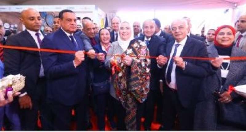 وزيرة التضامن تفتتح معرض ديارنا للحرف اليدوية