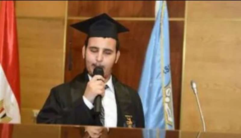 أحد حفظة القرآن الكريم