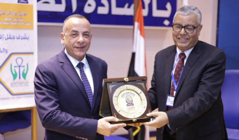 مصطفى وزيري بقنا