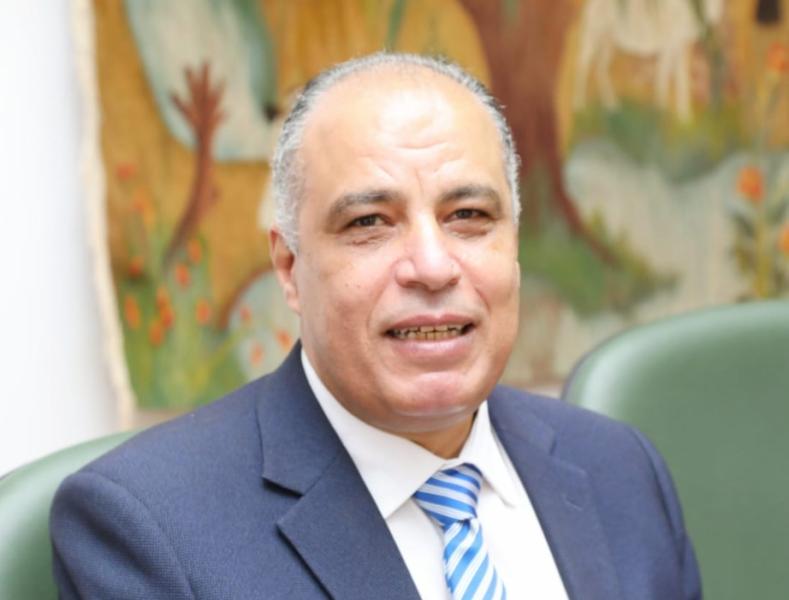 علاء عزوز