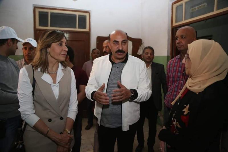 وزيرة الثقافة ومحافظ أسوان 