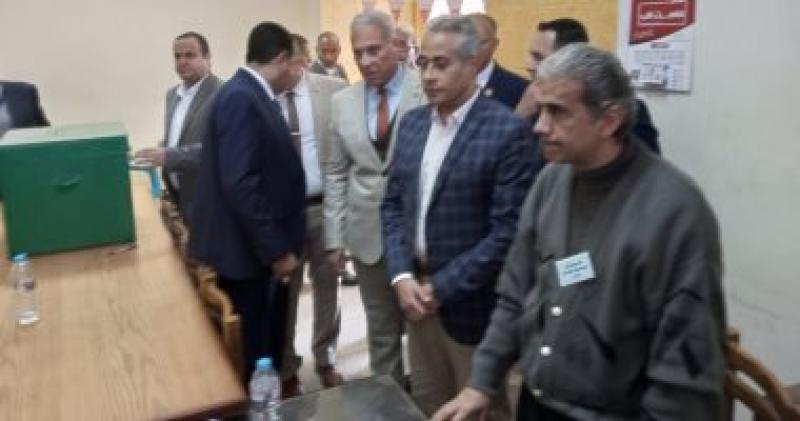 وزير القوى العاملة يتفقد لجان الإنتخابات التكميلية العمالية