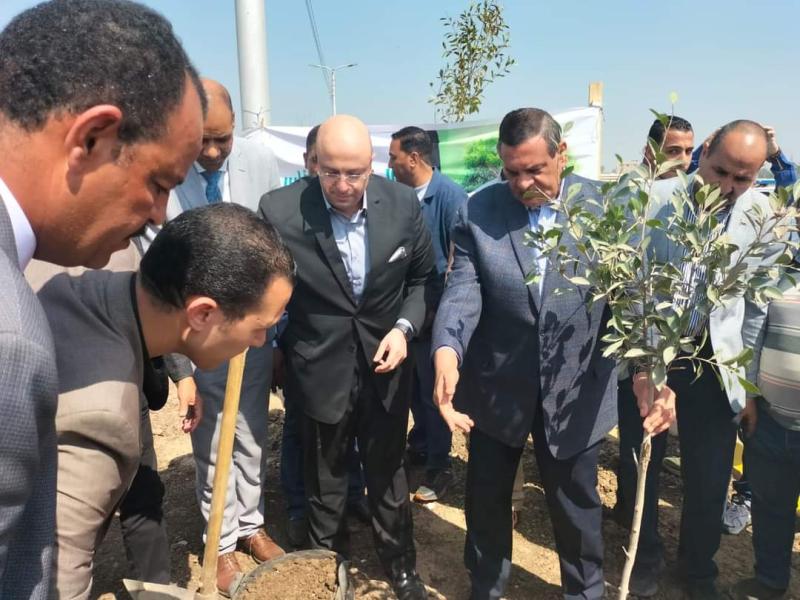 وزير التنمية المحلية ومحافظ بني سويف يتفقدان أعمال المبادرة الرئاسية لتشجير”  100 مليون شجرة