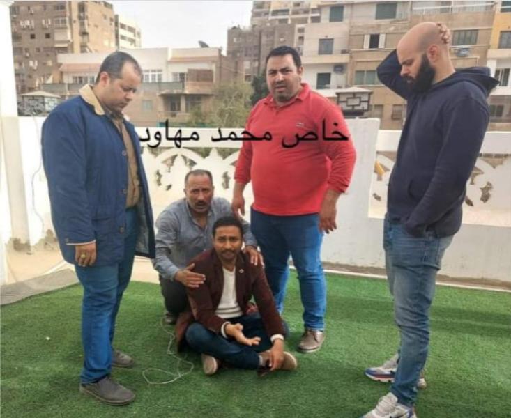  محمد رأفت الصحفي وسط زملائة
