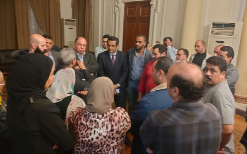 وفد من من نقابة الصحفين يتابع أزمة صحفيو الوفد
