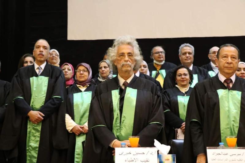 نقيب الأطباء 