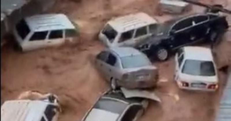 فيضانات 