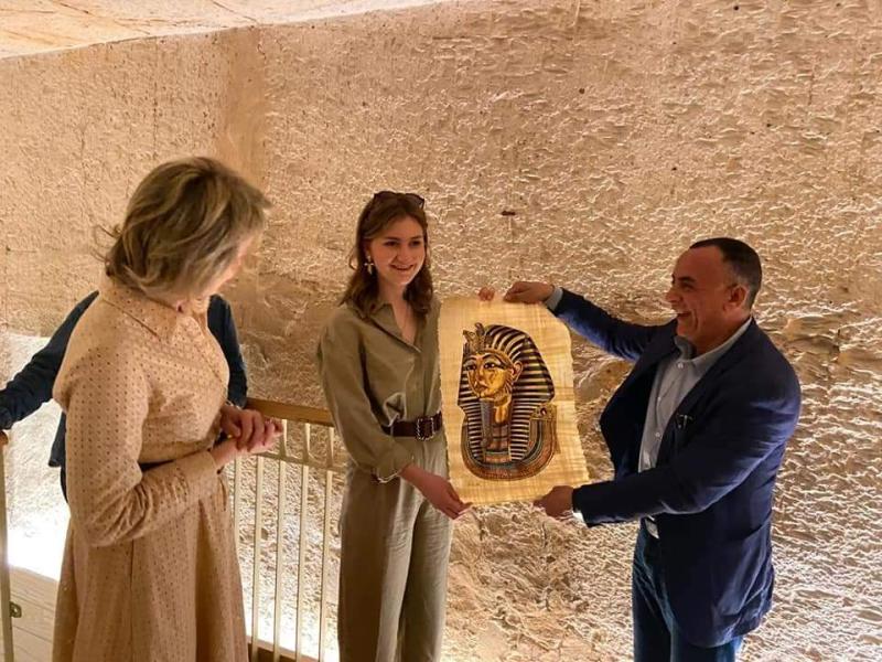 ملكة بلجيكا في معبد الأقصر 