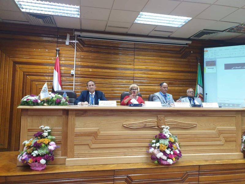 جانب من المؤتمر 