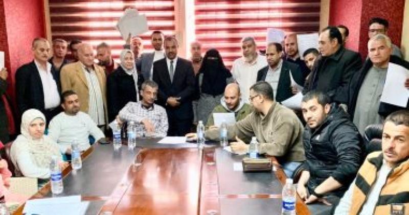 توزيع عقود العمل