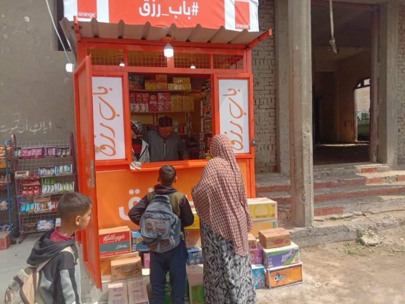 تسليم 4 أكشاك «باب رزق» لغير القادرين بكفر الشيخ