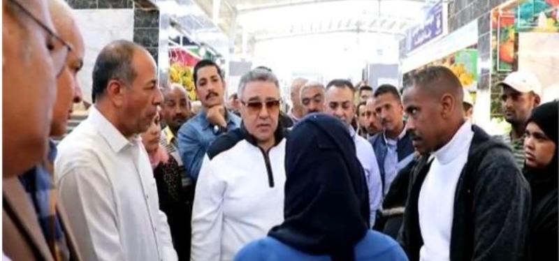 جانب من جولة محافظ البحر الاحملر
