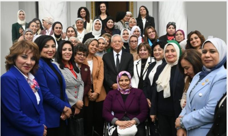 رئيس مجلس النواب يستقبل النائبات للتهنئة