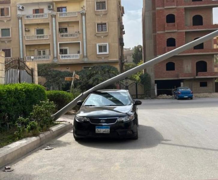 أعمدة الإنارة 