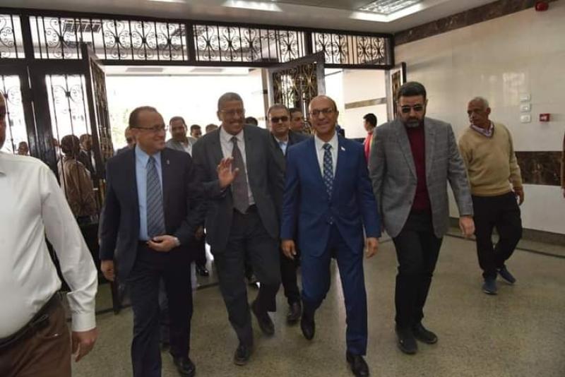 رئيس جامعة أسيوط 