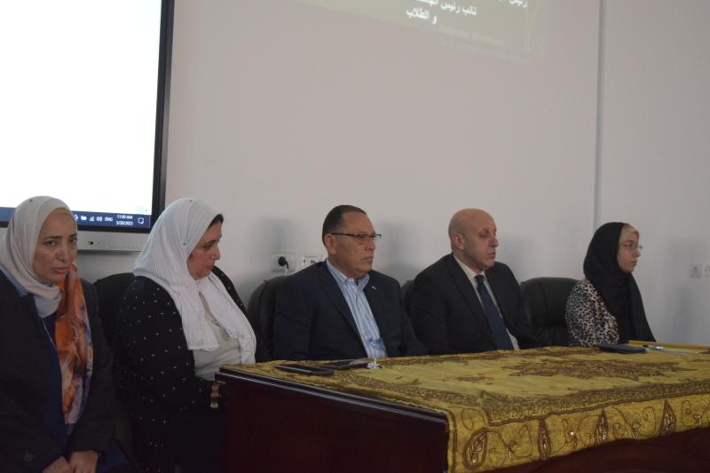 جانب من المؤتمر 