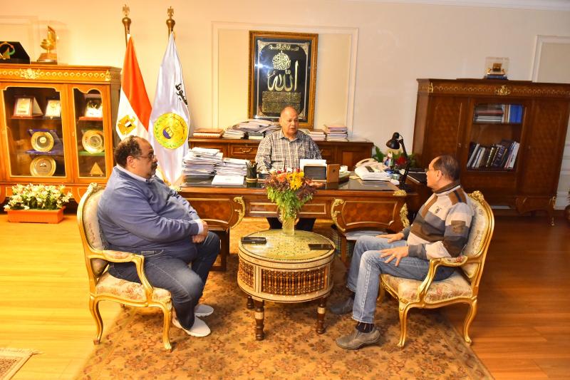 محافظ أسيوط 