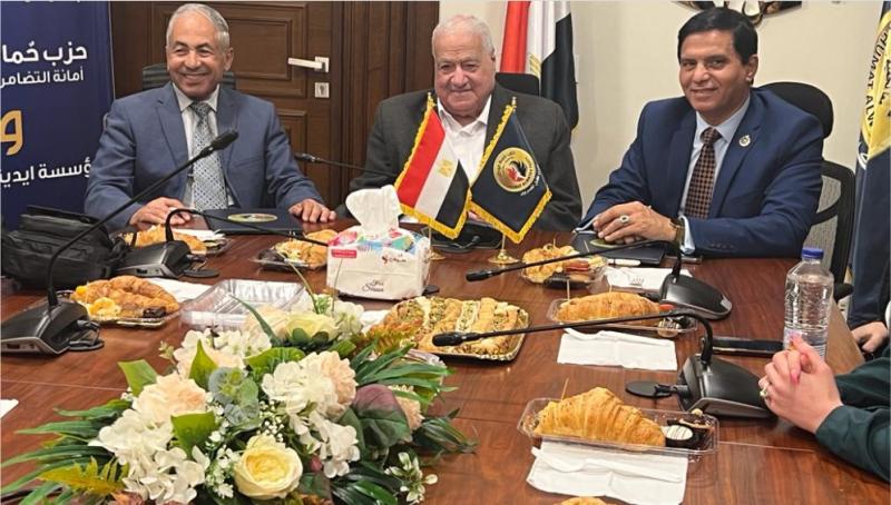 جانب من توقيع البرتوكول
