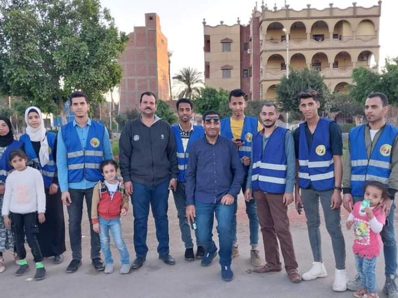 اثناء توزيع الافطار 
