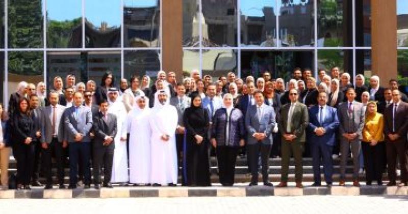 الدكتورة نيفين القباج وزيرة التضامن مع وزيرة التنمية الاجتماعية بقطر