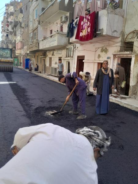 استكمال أعمال رصف الشوارع 