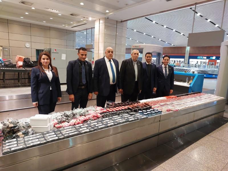 جمارك مطار القاهرة 
