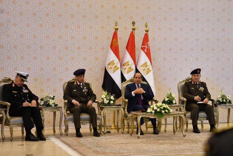 لقاء السيسي مع قادة الجيش 
