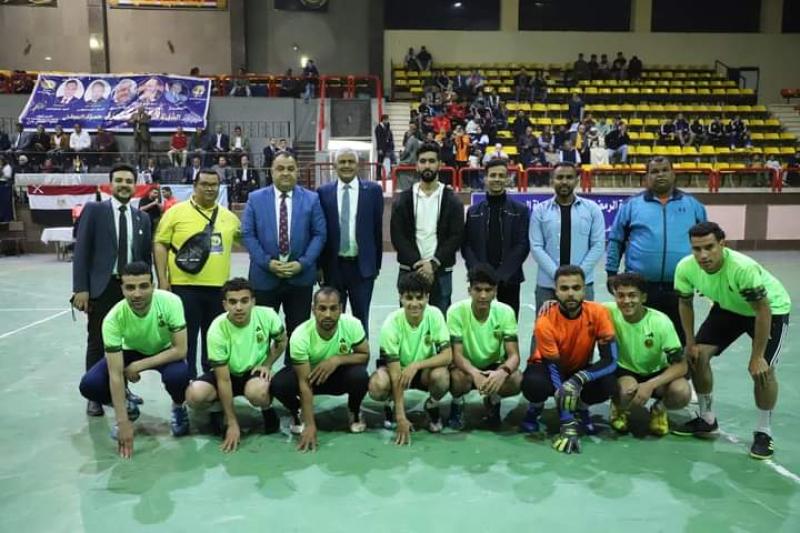 النائب مصطفى بدران والفريق