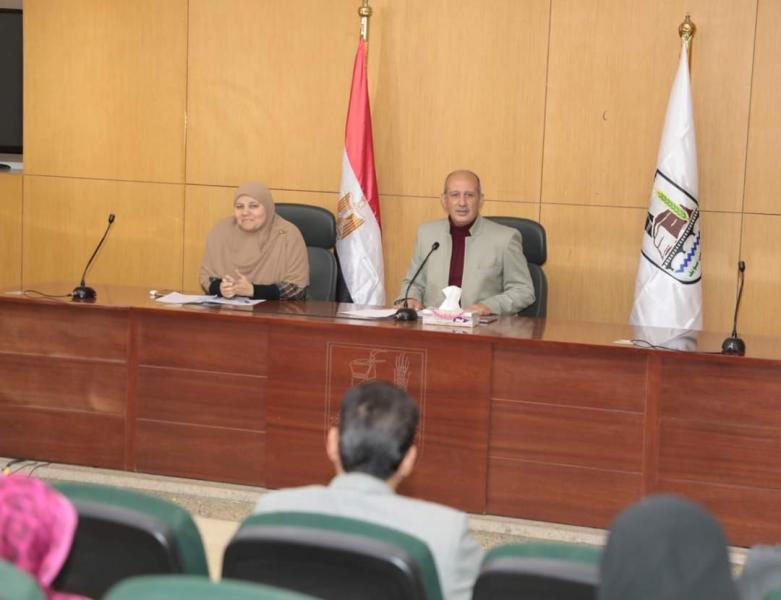 إجتماع سكرتير المحافظة 