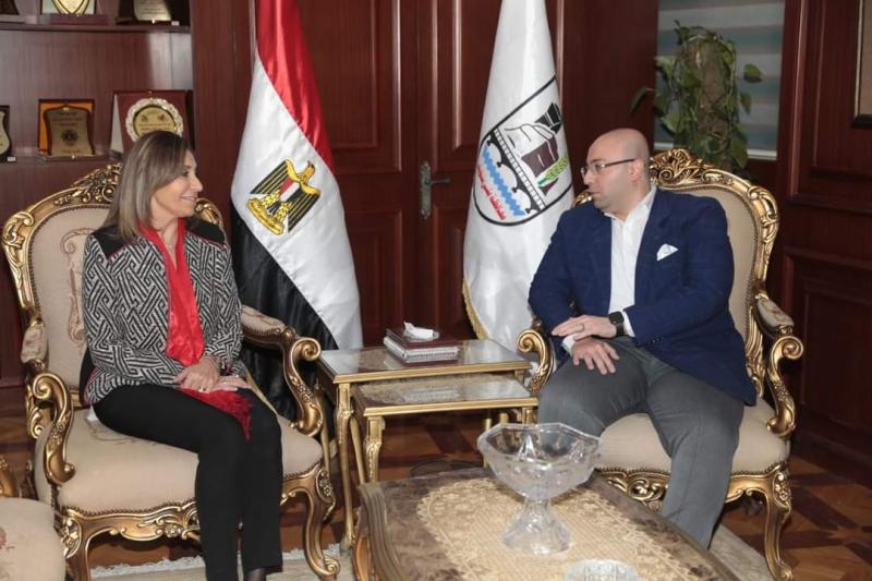 محافظ بنى سويف ووزيرة الثقافة
