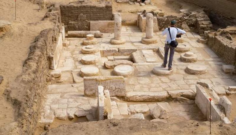 الكشف عن مقبرة وأربعة مقاصير صغيرة بمنطقة آثار سقارة