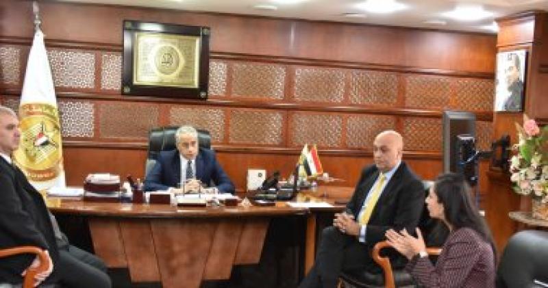 لقاء وزير القوى العاملة