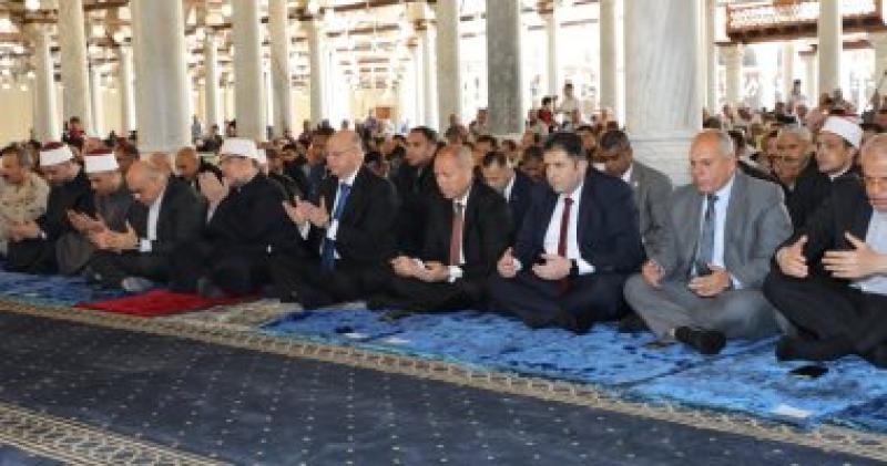جانب من الصلاه 