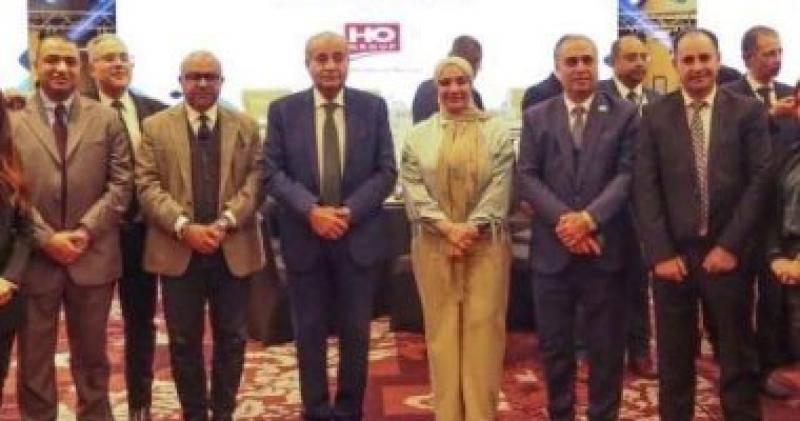 الدكتور على المصيلحى والدكتور إبراهيم عشماوي مساعد أول الوزير والزميل مدحت وهبة