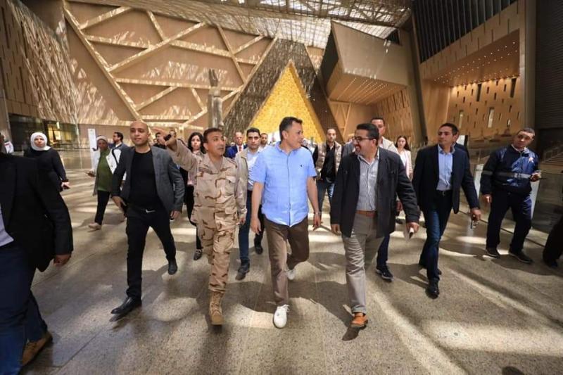 وزير السياحة ب المتحف المصري الكبير 