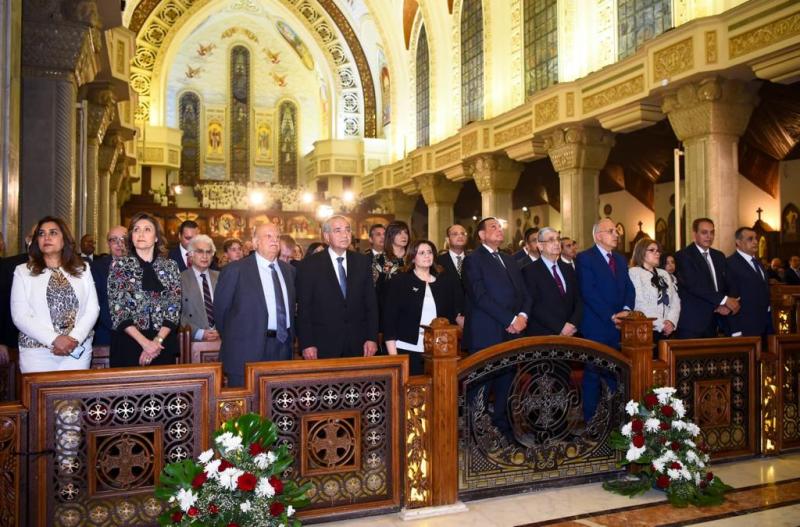 وزيرة الهجرة تشهد قداس عيد القيامة المجيد