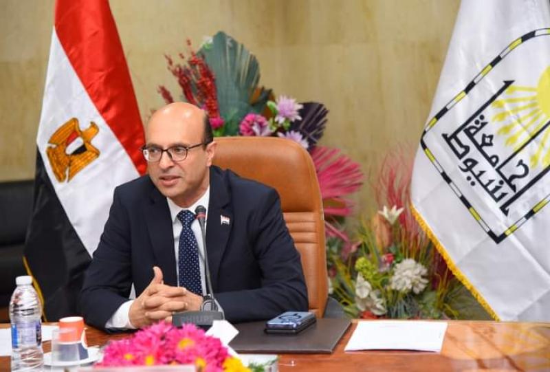رئيس جامعة أسيوط 