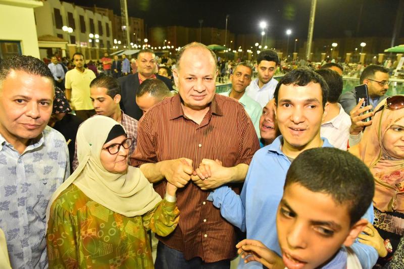 محافظ يشارك في حفل الافطار