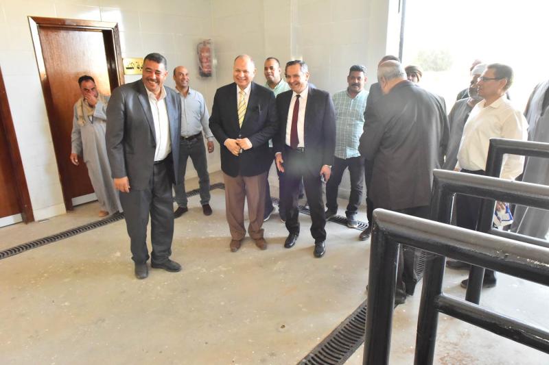 محافظه اسيوط يتفقد المجمع