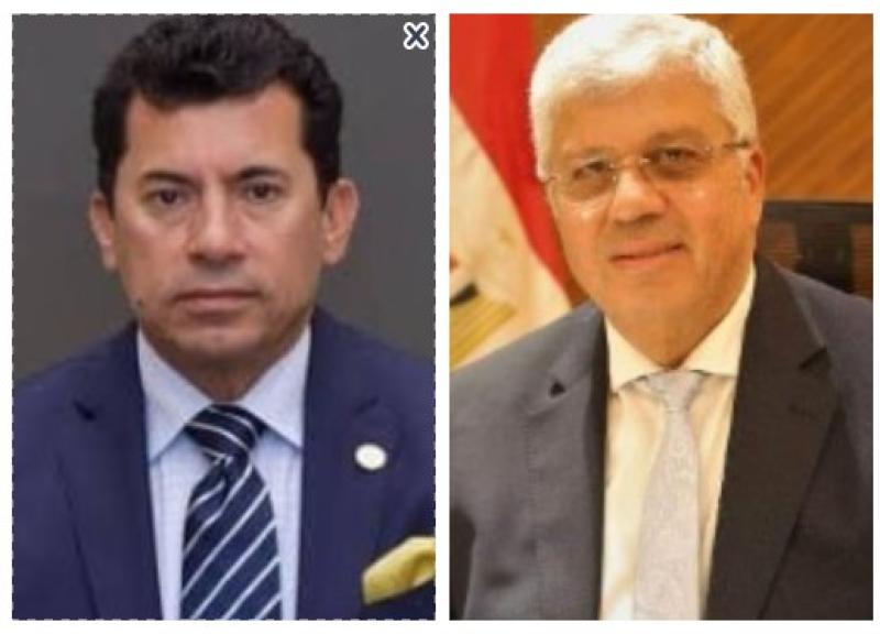الوزيرين ايمن عاشور واشرف صبحى