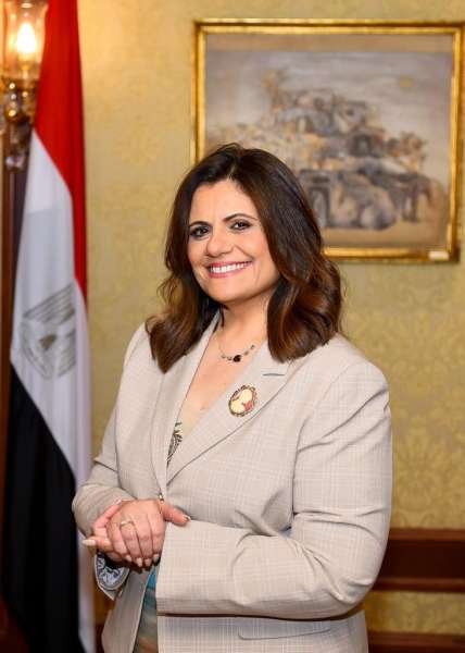 وزيرة الهجرة 